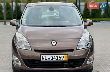 Минивэн Renault Grand Scenic 2010 в 