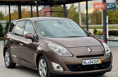 Минивэн Renault Grand Scenic 2010 в 