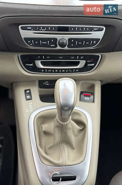 Минивэн Renault Grand Scenic 2010 в 