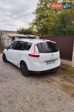 Минивэн Renault Grand Scenic 2015 в 