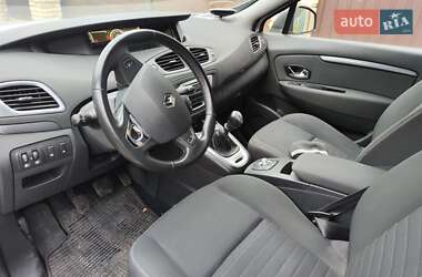 Минивэн Renault Grand Scenic 2015 в 