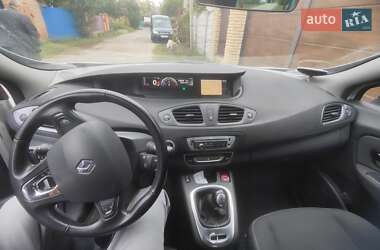 Минивэн Renault Grand Scenic 2015 в 
