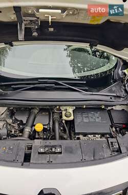 Минивэн Renault Grand Scenic 2013 в 