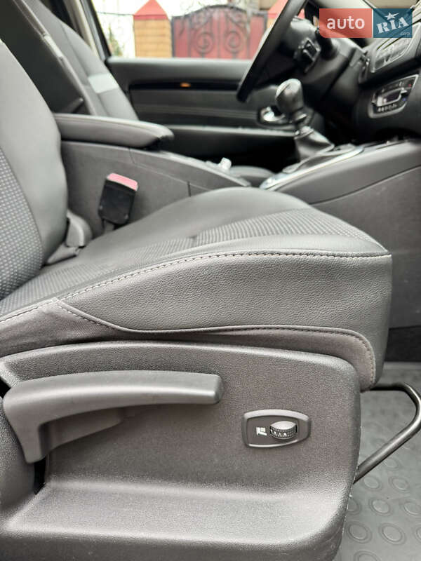 Минивэн Renault Grand Scenic 2011 в Котельве