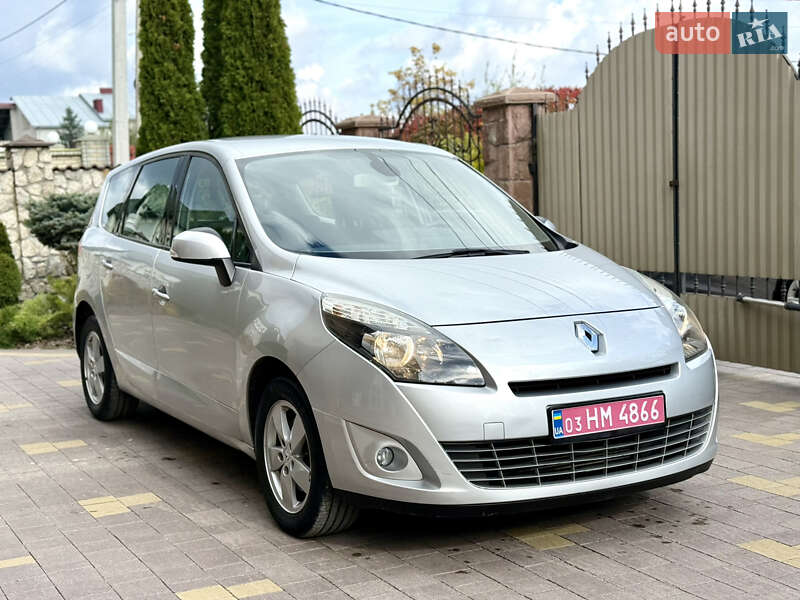 Минивэн Renault Grand Scenic 2010 в 