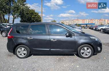 Минивэн Renault Grand Scenic 2011 в 