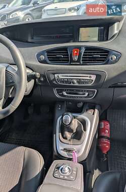 Минивэн Renault Grand Scenic 2011 в 