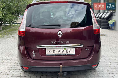 Минивэн Renault Grand Scenic 2016 в 