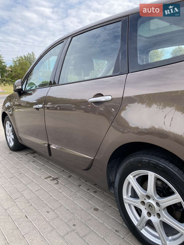 Минивэн Renault Grand Scenic 2010 в Ровно
