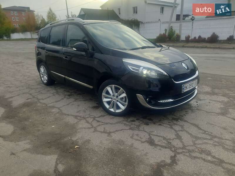 Минивэн Renault Grand Scenic 2012 в 