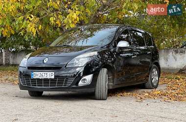 Минивэн Renault Grand Scenic 2011 в 