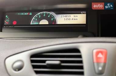 Минивэн Renault Grand Scenic 2011 в 
