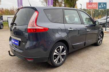 Минивэн Renault Grand Scenic 2011 в 
