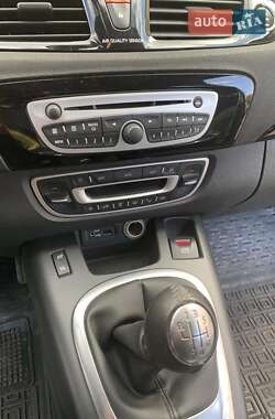 Минивэн Renault Grand Scenic 2011 в 