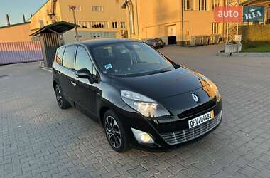 Минивэн Renault Grand Scenic 2011 в 