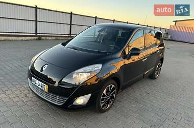 Минивэн Renault Grand Scenic 2011 в 