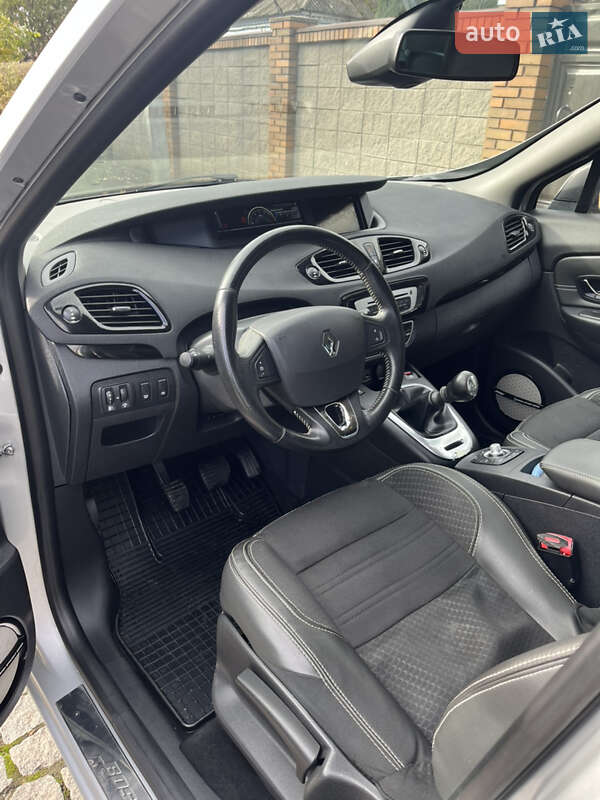 Минивэн Renault Grand Scenic 2015 в Вольногорске