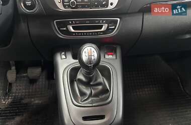 Минивэн Renault Grand Scenic 2012 в 