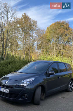 Минивэн Renault Grand Scenic 2010 в 