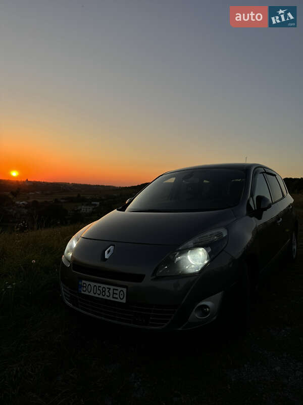 Renault Grand Scenic 2011 Renault Grand Scenic 2011