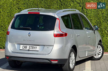 Минивэн Renault Grand Scenic 2015 в 