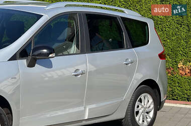 Минивэн Renault Grand Scenic 2015 в 