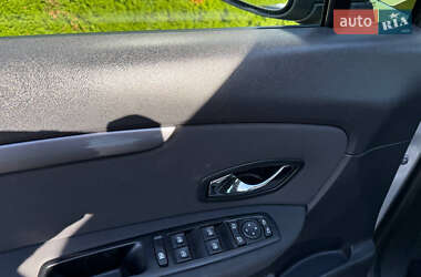 Минивэн Renault Grand Scenic 2015 в 