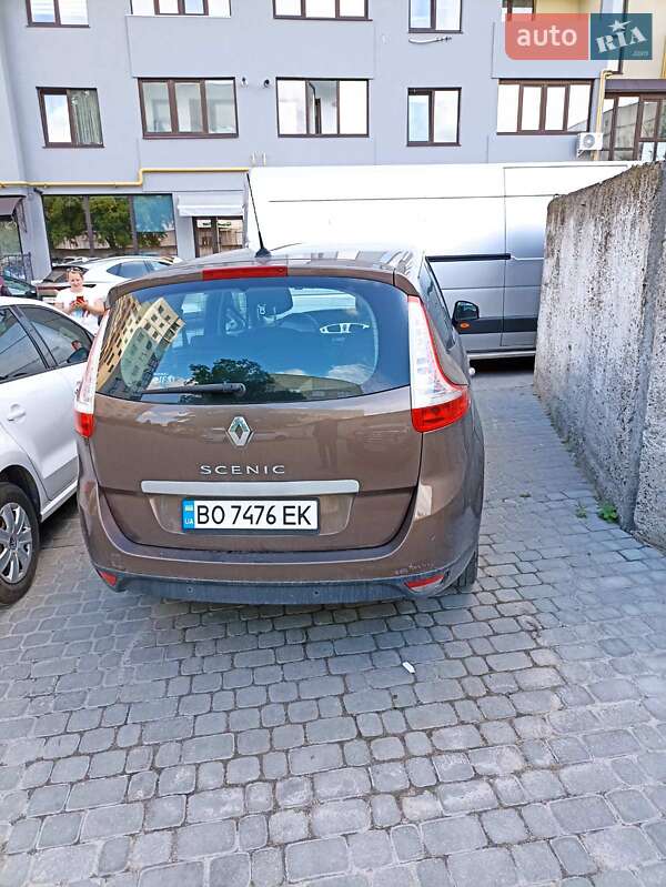 Минивэн Renault Grand Scenic 2010 в Золочеве