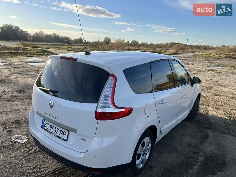 Renault Grand Scenic 2012