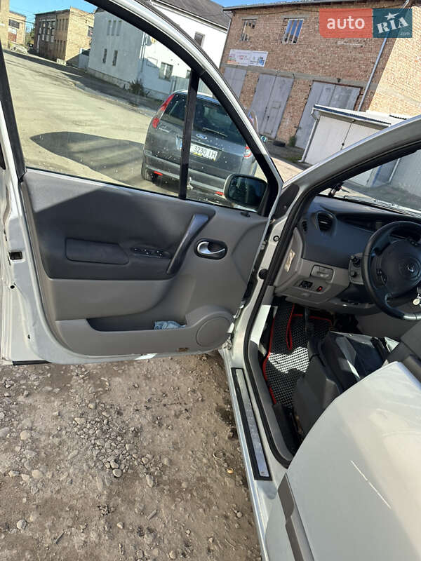 Мінівен Renault Grand Scenic 2004 в Коломиї