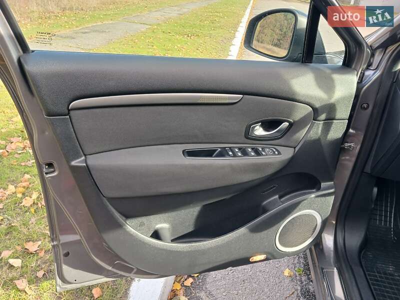 Минивэн Renault Grand Scenic 2010 в Кременчуге фото 19 Минивэн Renault Grand Scenic 2010 в Кременчуге