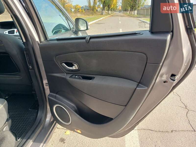 Минивэн Renault Grand Scenic 2010 в Кременчуге фото 28 Минивэн Renault Grand Scenic 2010 в Кременчуге