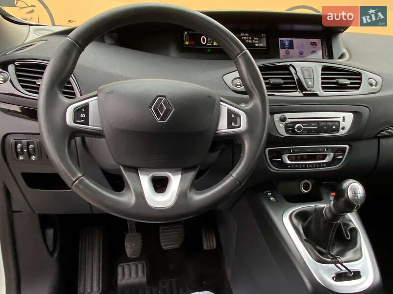 Минивэн Renault Grand Scenic 2013 в Ровно
