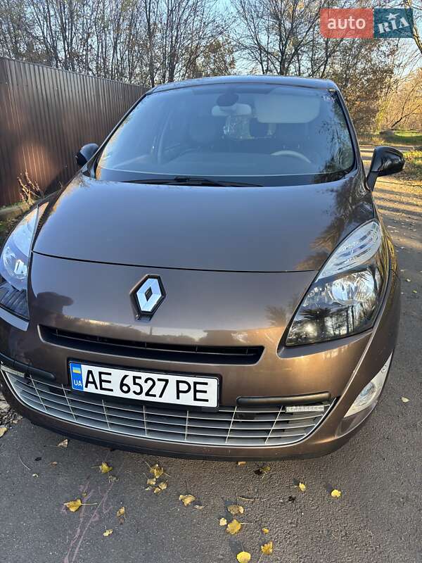 Renault Grand Scenic 2011
