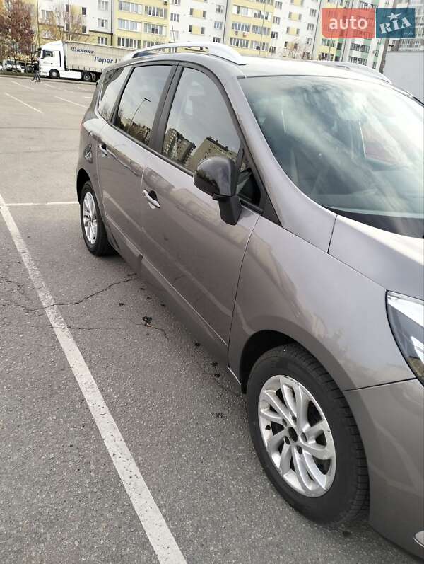 Мінівен Renault Grand Scenic 2016 в Івано-Франківську фото 12 Мінівен Renault Grand Scenic 2016 в Івано-Франківську