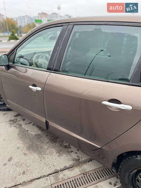 Минивэн Renault Grand Scenic 2011 в Киеве