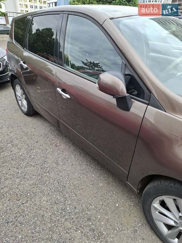 Минивэн Renault Grand Scenic 2009 в Ватутино