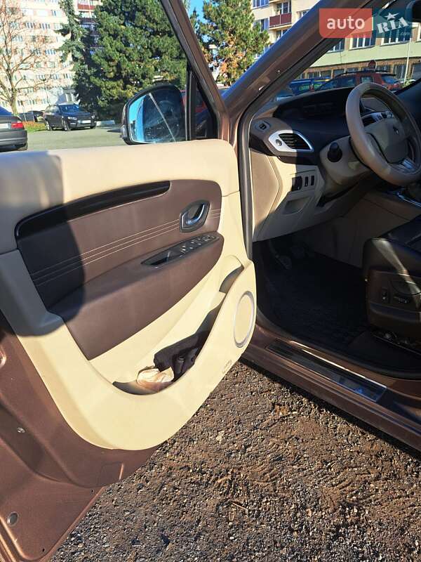 Минивэн Renault Grand Scenic 2009 в Ватутино