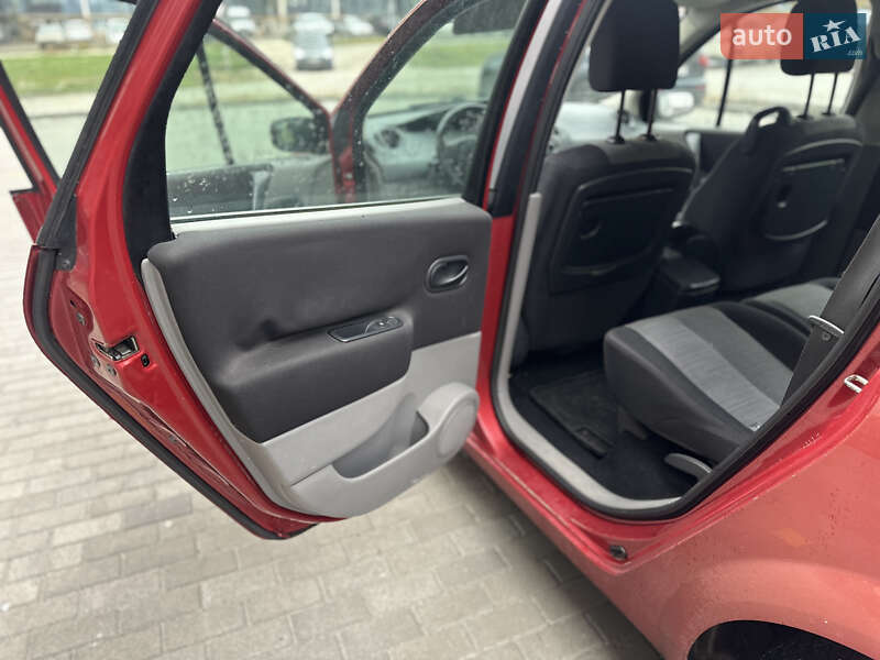 Минивэн Renault Grand Scenic 2005 в Тернополе фото 24 Минивэн Renault Grand Scenic 2005 в Тернополе