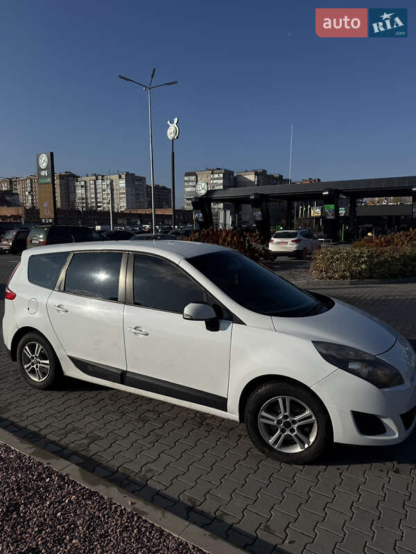 Мінівен Renault Grand Scenic 2011 в Хмельницькому фото 18 Мінівен Renault Grand Scenic 2011 в Хмельницькому