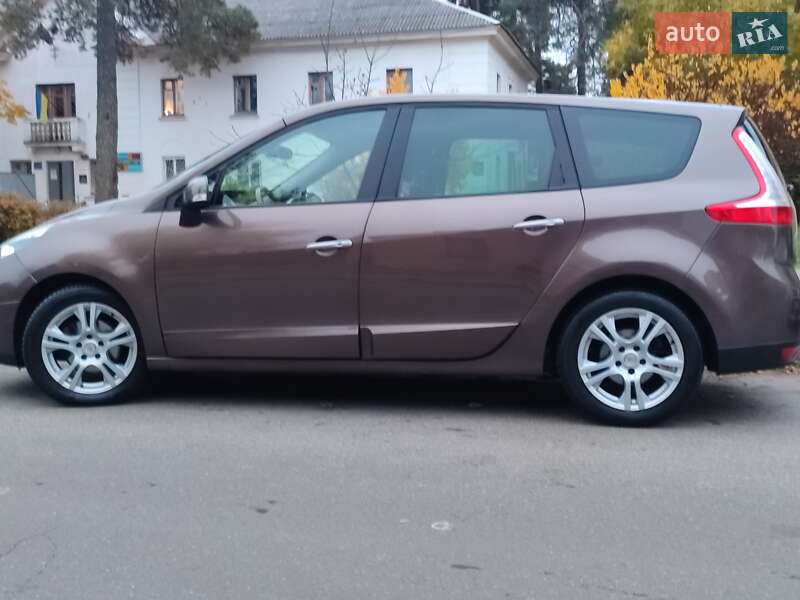 Минивэн Renault Grand Scenic 2010 в Киеве