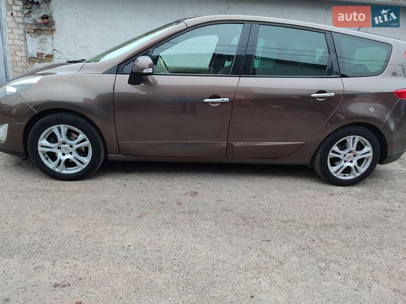 Минивэн Renault Grand Scenic 2010 в Киеве