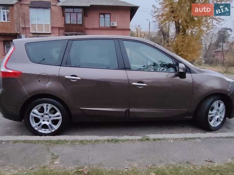 Минивэн Renault Grand Scenic 2010 в Киеве