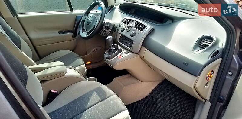 Минивэн Renault Grand Scenic 2005 в Конотопе фото 4 Минивэн Renault Grand Scenic 2005 в Конотопе