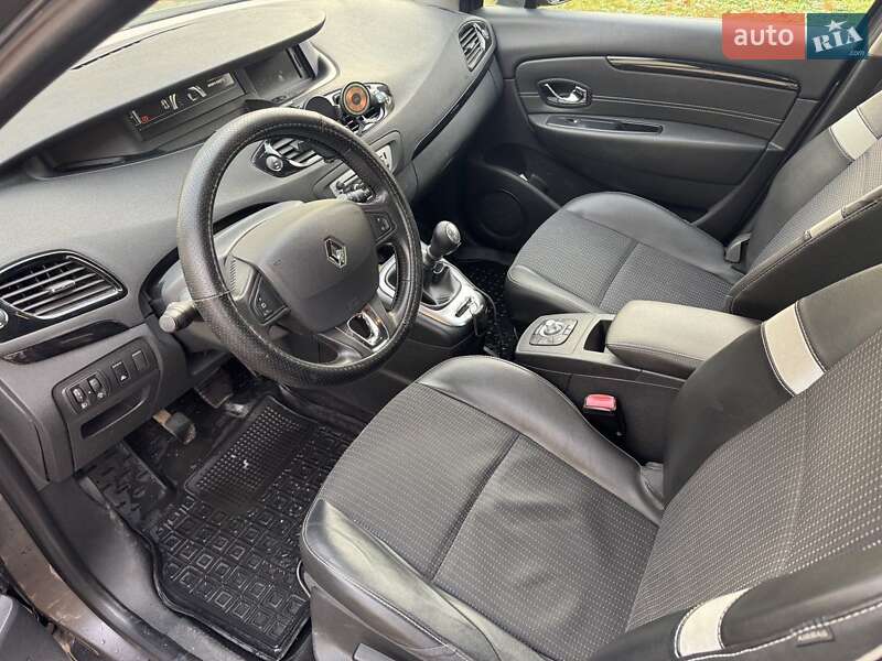 Мінівен Renault Grand Scenic 2013 в Києві фото 5 Мінівен Renault Grand Scenic 2013 в Києві