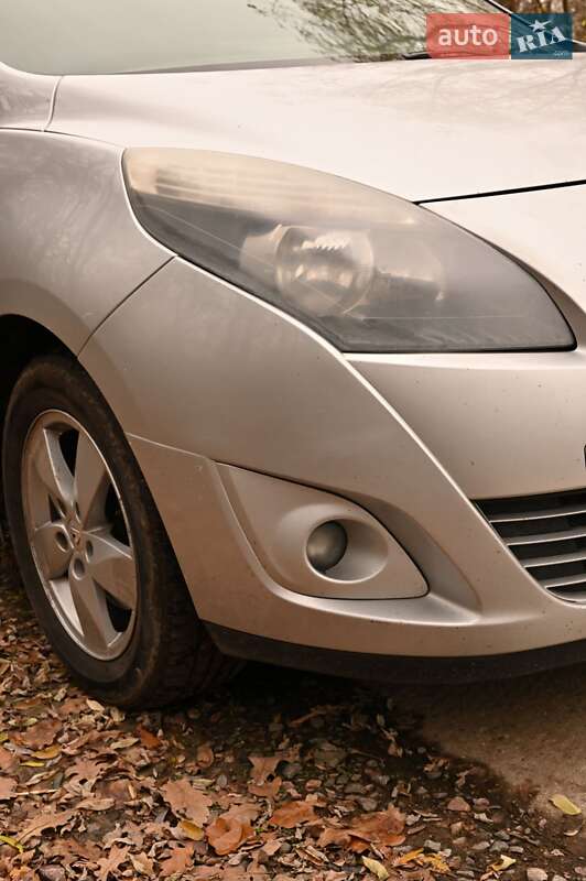 Минивэн Renault Grand Scenic 2011 в Мукачево