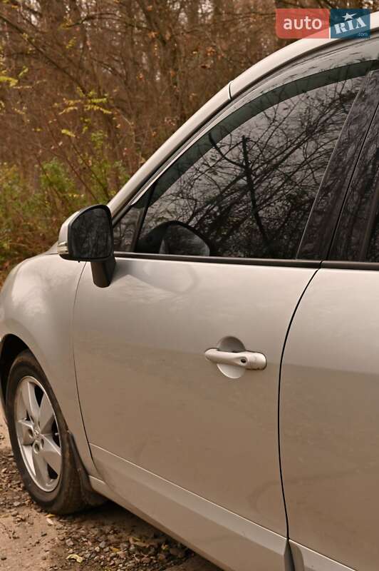 Минивэн Renault Grand Scenic 2011 в Мукачево