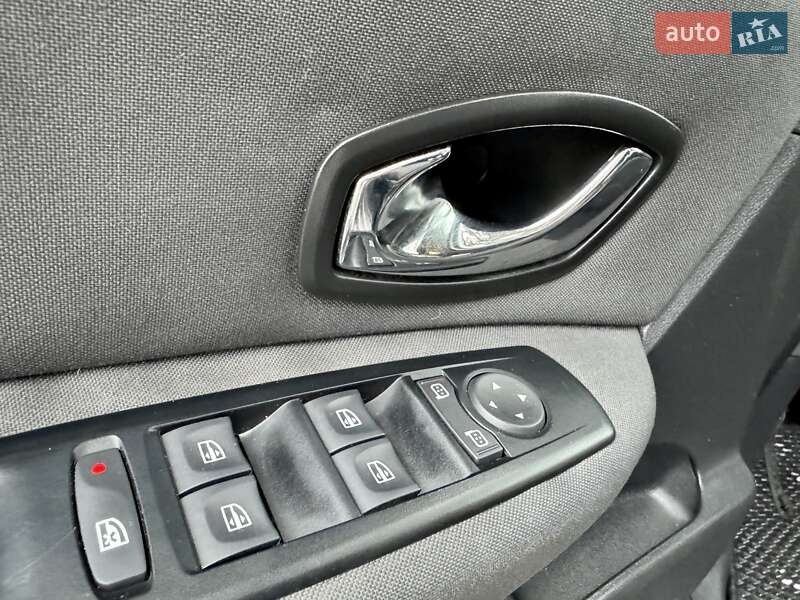 Минивэн Renault Grand Scenic 2012 в Киеве фото 12 Минивэн Renault Grand Scenic 2012 в Киеве