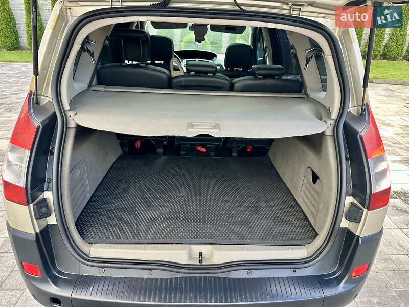 Минивэн Renault Grand Scenic 2006 в Дубно