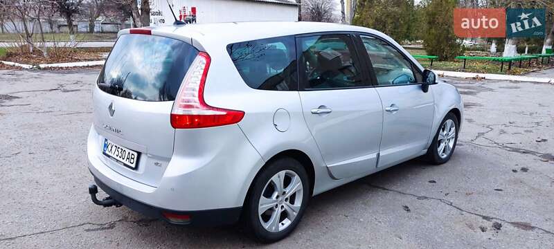 Минивэн Renault Grand Scenic 2011 в Лозовой